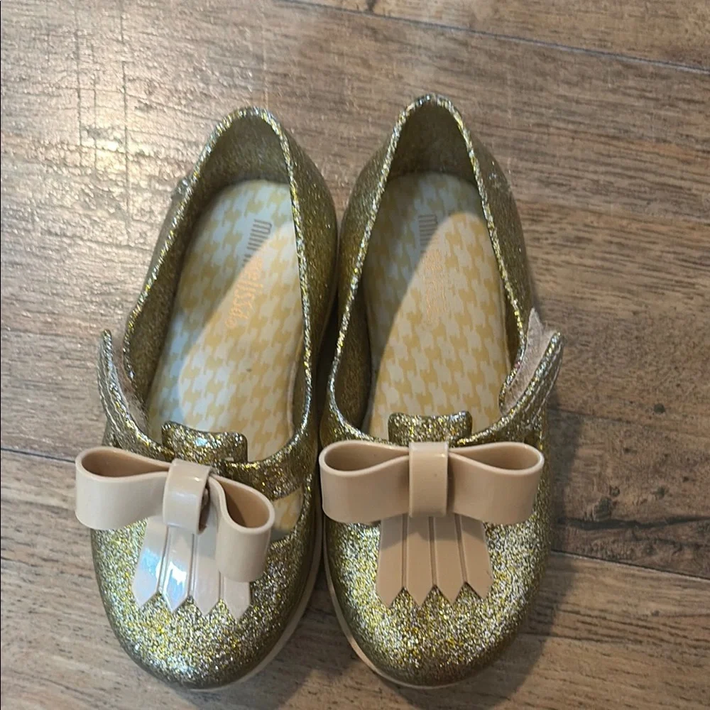 Mini Melissa Girls Glitter Mary Jane Shoes in Gold with Cream Bow